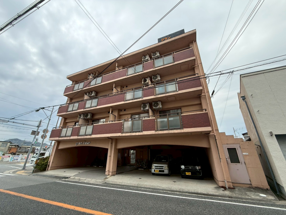 グランデュール松岡