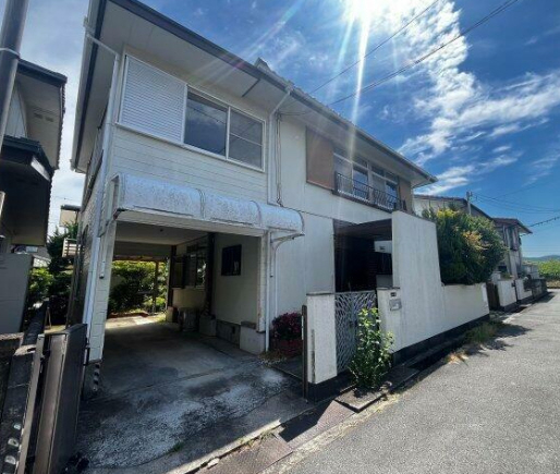 物件番号:1056250807 嬉しいペット飼育可能な戸建賃貸です♪閑静な住宅街で日当たり良好です☆