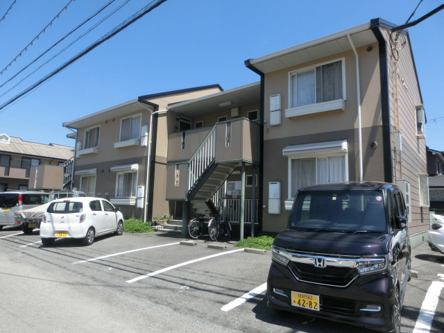 物件番号:1056243917 駐車場1台込み!LDK広々12帖です!