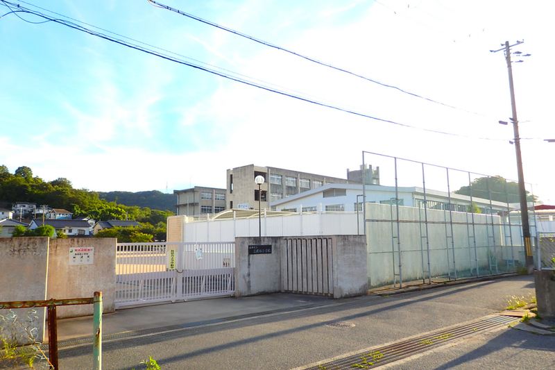 高岡西小学校まで228m (徒歩3分) 写真21