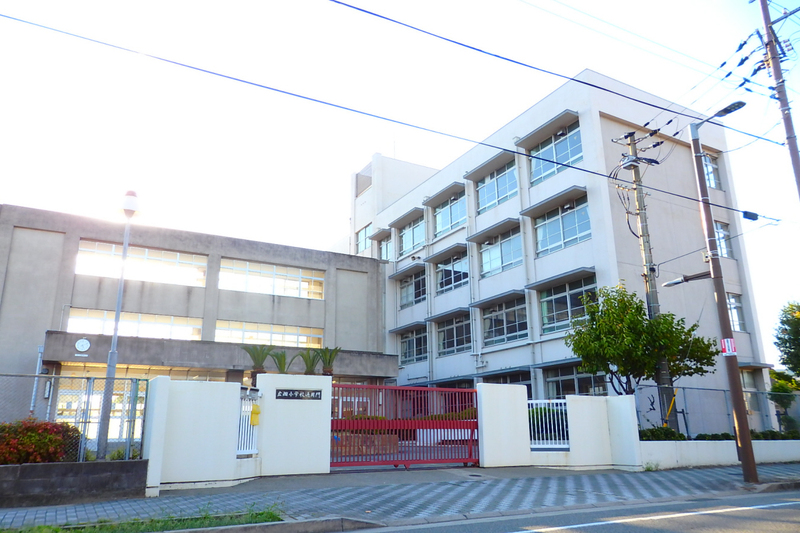 広畑小学校まで313m (徒歩4分) 写真21
