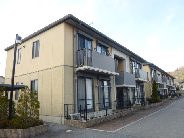 ニューフォーレス　ナガタ