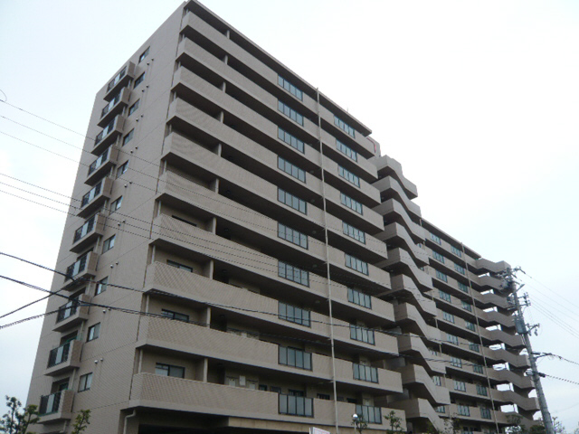 ロワイヤル網干駅前
